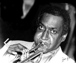 �A���E�A�[����