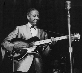 ���j�[�E�W�����\��